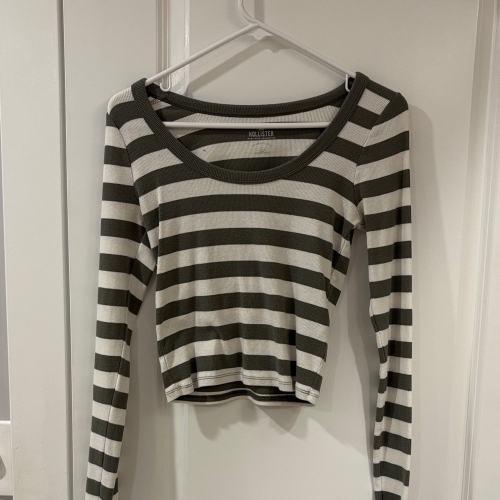 Hollister Women's Green and White Striped Blouse